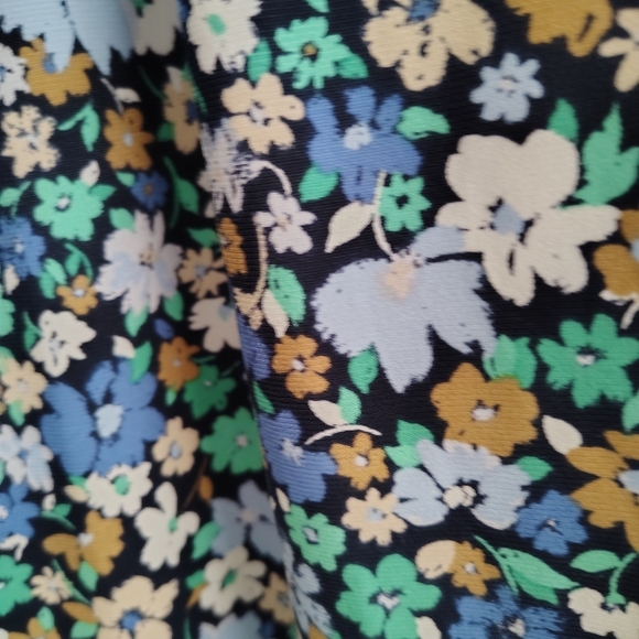 Floral Print Women's Top - Picture 3 of 6